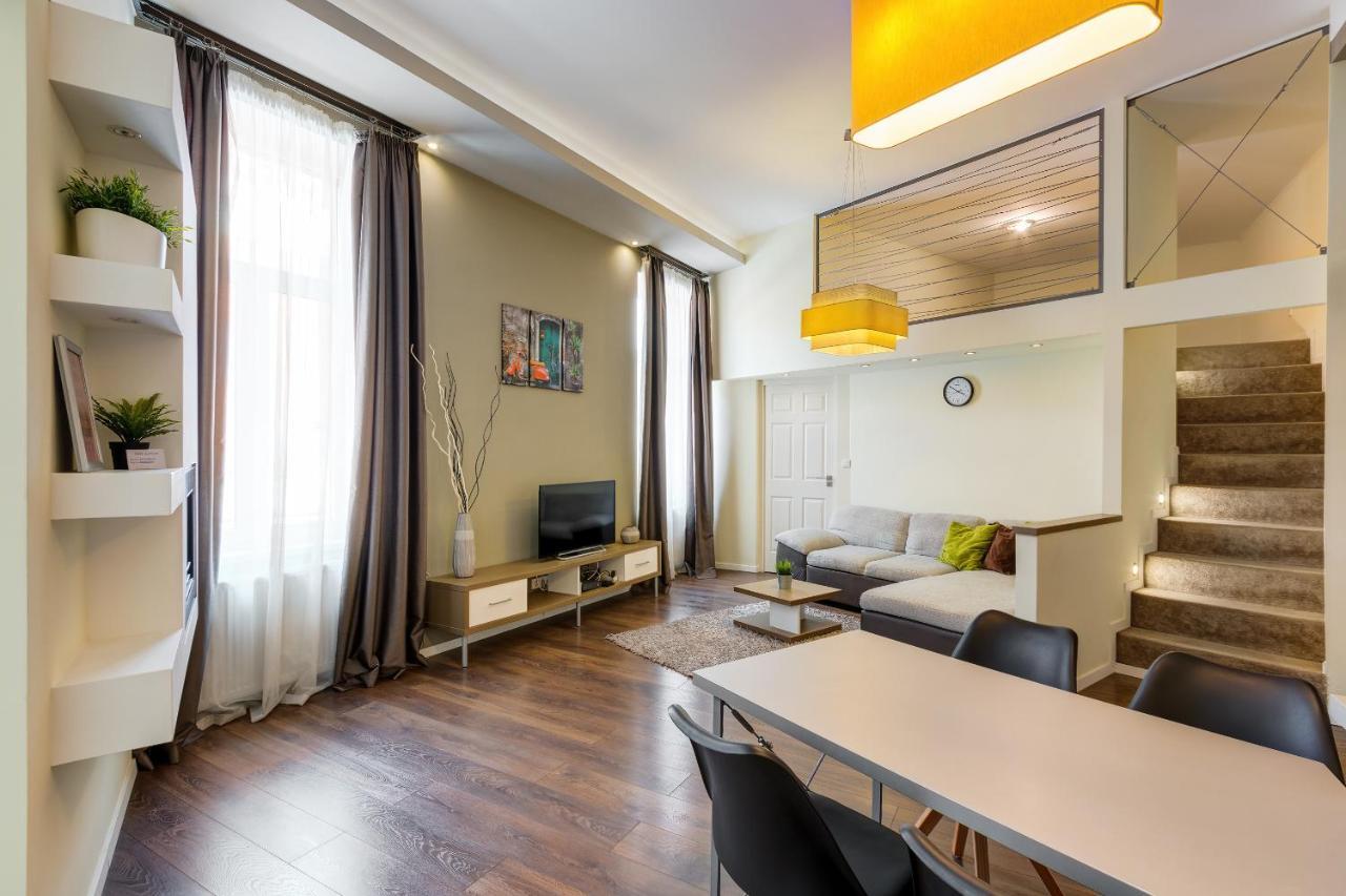 Spacious & Stylish Apartment In Downtown 부다페스트 외부 사진