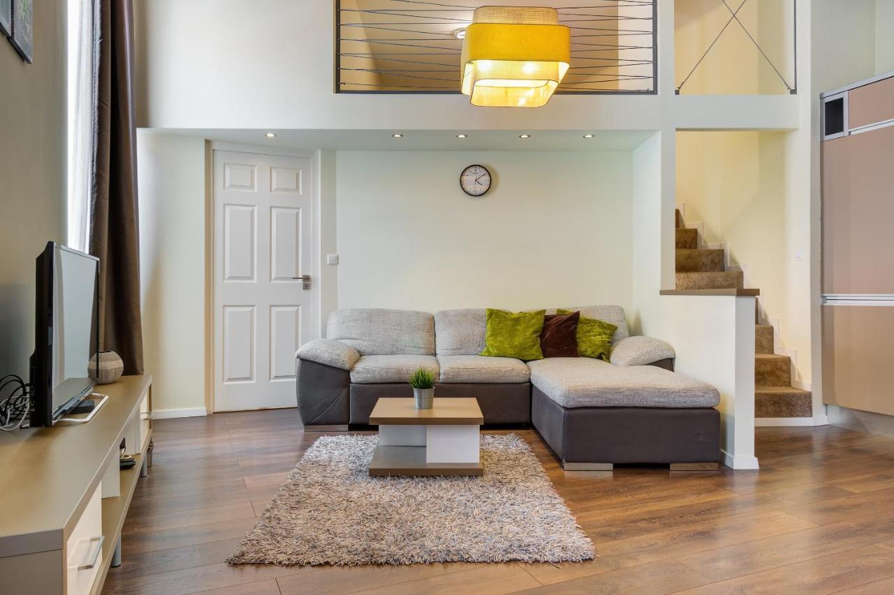 Spacious & Stylish Apartment In Downtown 부다페스트 외부 사진