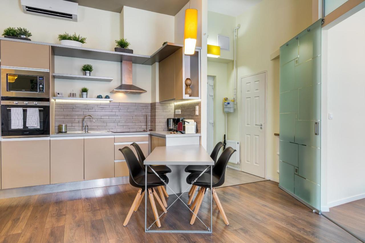 Spacious & Stylish Apartment In Downtown 부다페스트 외부 사진